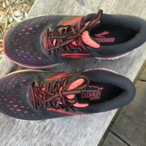 GUC Brooks Transcend 6 women's 8 running shoes